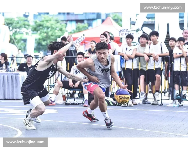 激烈对决引爆全场 篮球比分瞬息万变 篮球赛场精彩回顾